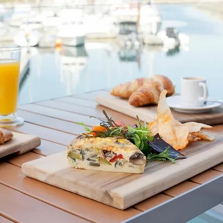 Floating Sea House - Vital Lux