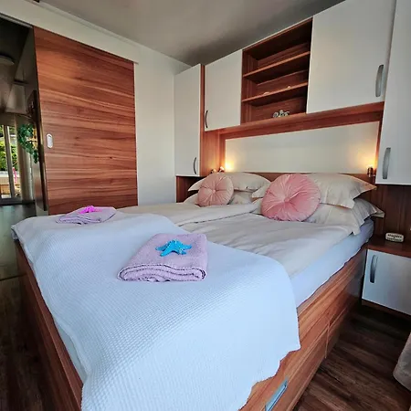 Floating Sea House - Vital Lux Apartment