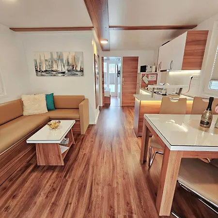 Floating Sea House - Vital Lux Apartmán *