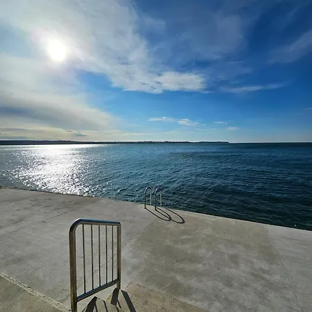Floating Sea House - Vital Lux *