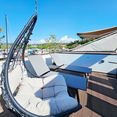 Floating Sea House - Vital Lux Apartman