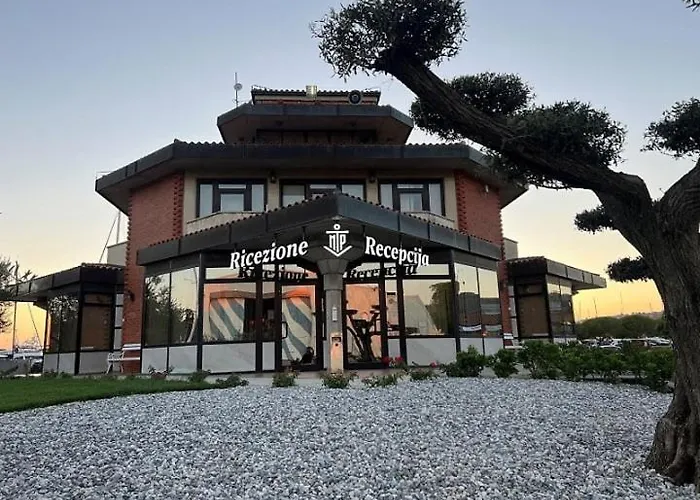 Floating Sea House - Vital Lux